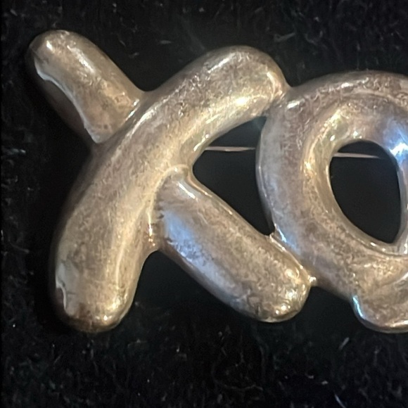 Hugs and Kisses Pin Brooch / Mexican 925 Sterling Silver Puffy Pin - Picture 3 of 9